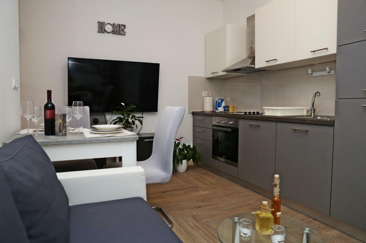 Apartment R&M ลุมบาร์ดา ภายนอก รูปภาพ